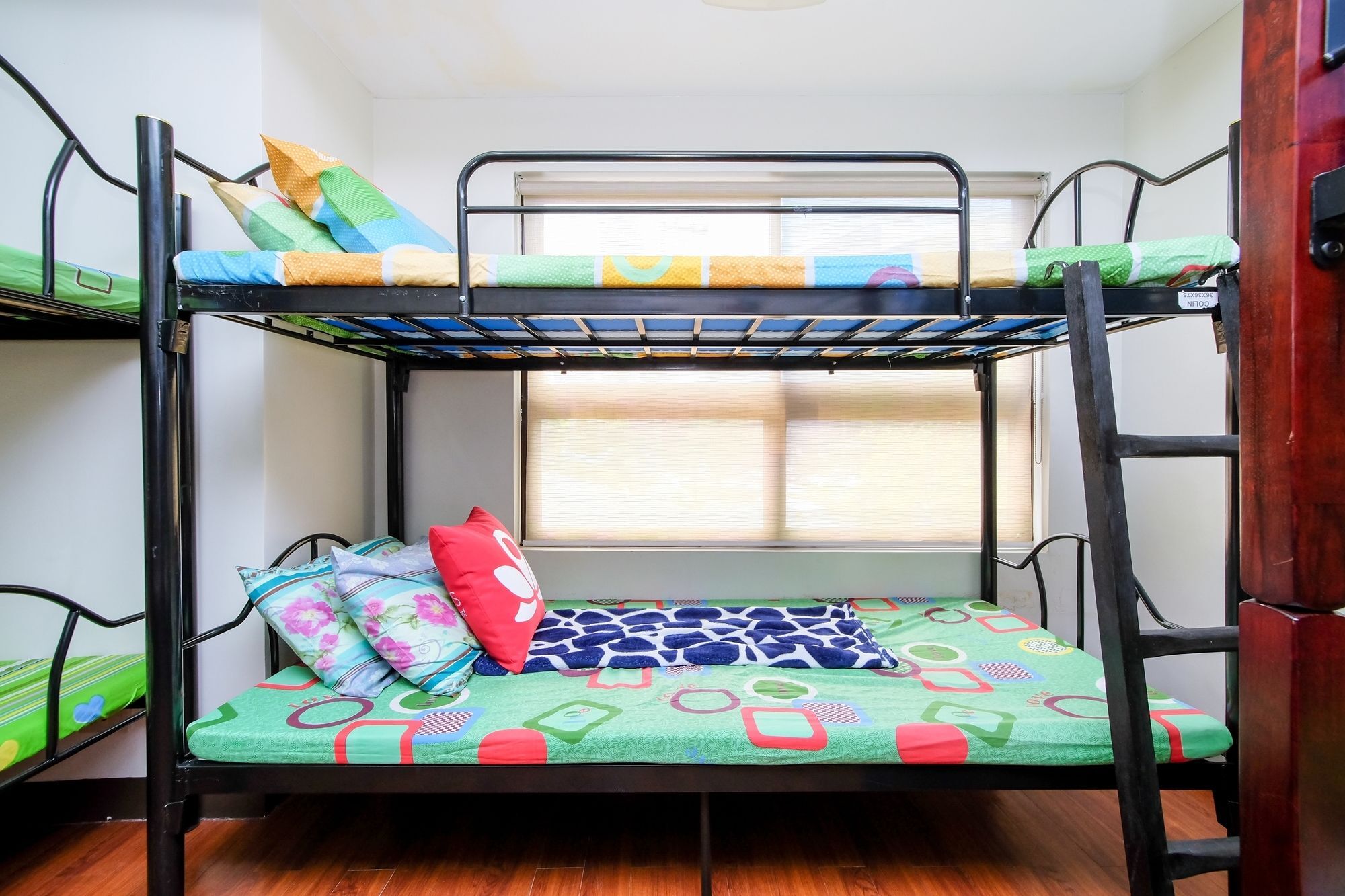 Zen Hostel Quirino Ave. Malate Манила Екстериор снимка