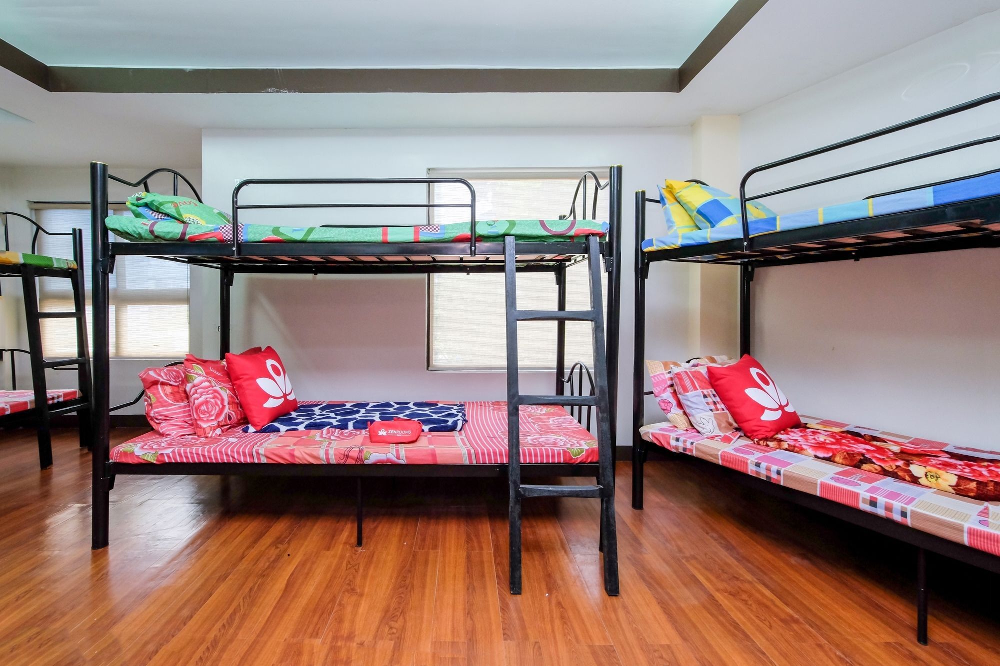 Zen Hostel Quirino Ave. Malate Манила Екстериор снимка