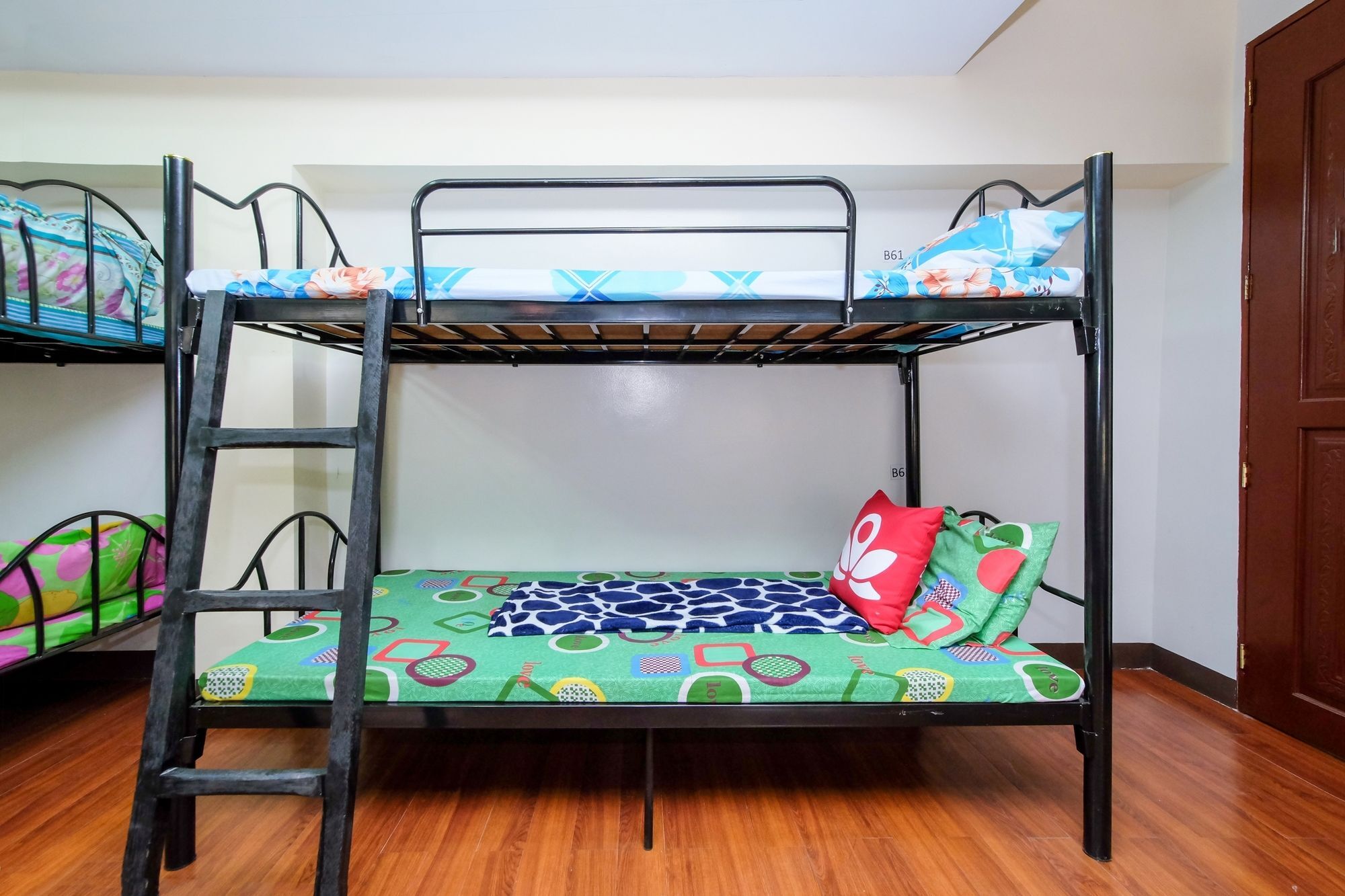 Zen Hostel Quirino Ave. Malate Манила Екстериор снимка