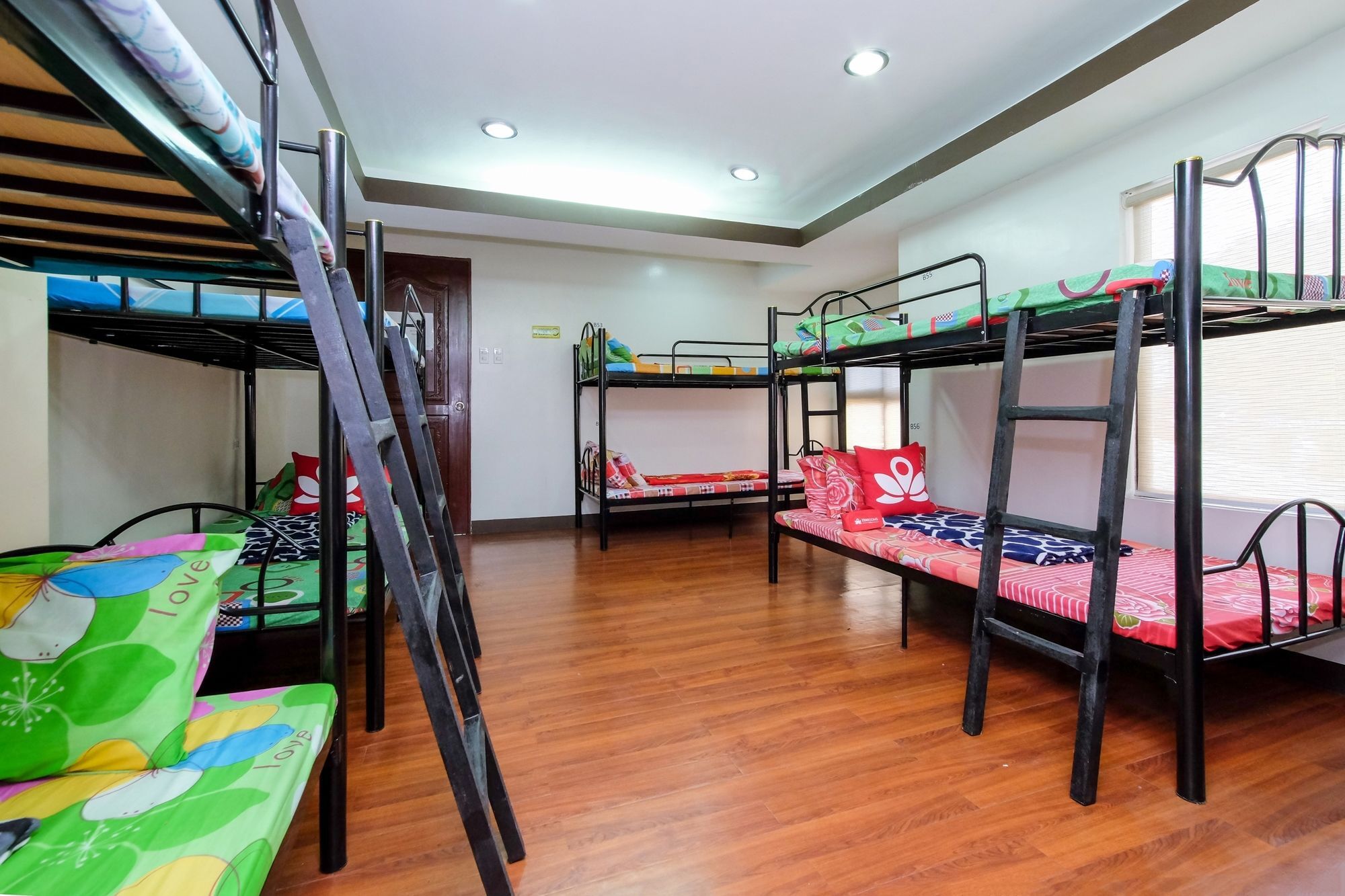 Zen Hostel Quirino Ave. Malate Манила Екстериор снимка